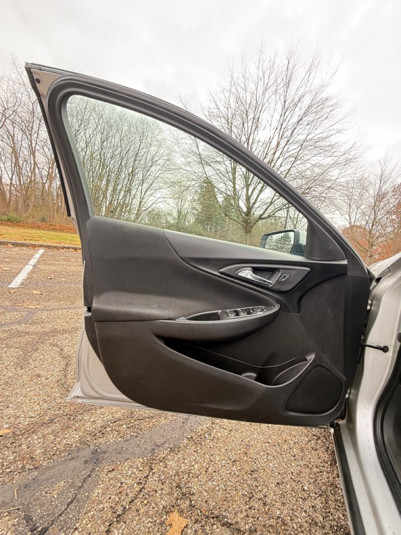 2016 Chevrolet Malibu Image 16
