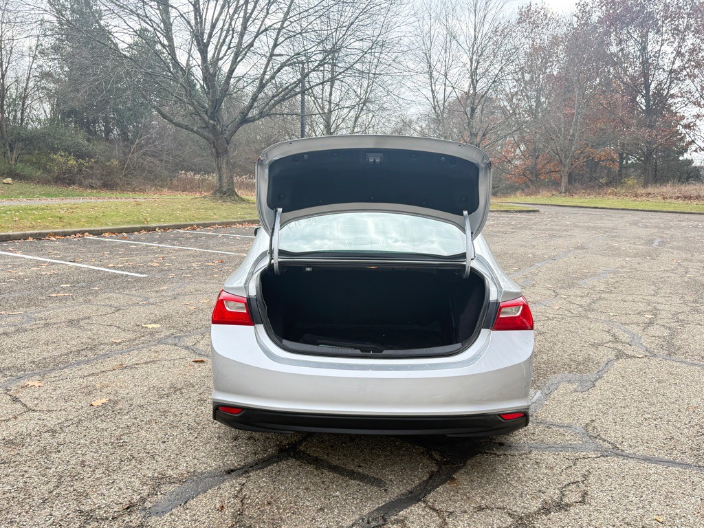 2016 Chevrolet Malibu Image 17