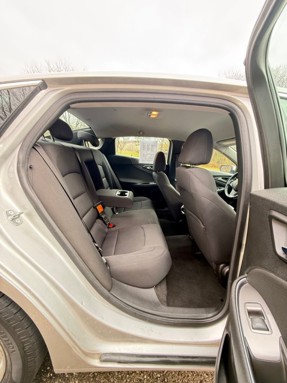 2016 Chevrolet Malibu Image 18