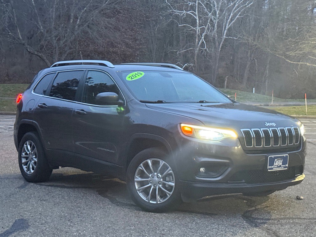 2019 Jeep Cherokee Image 2