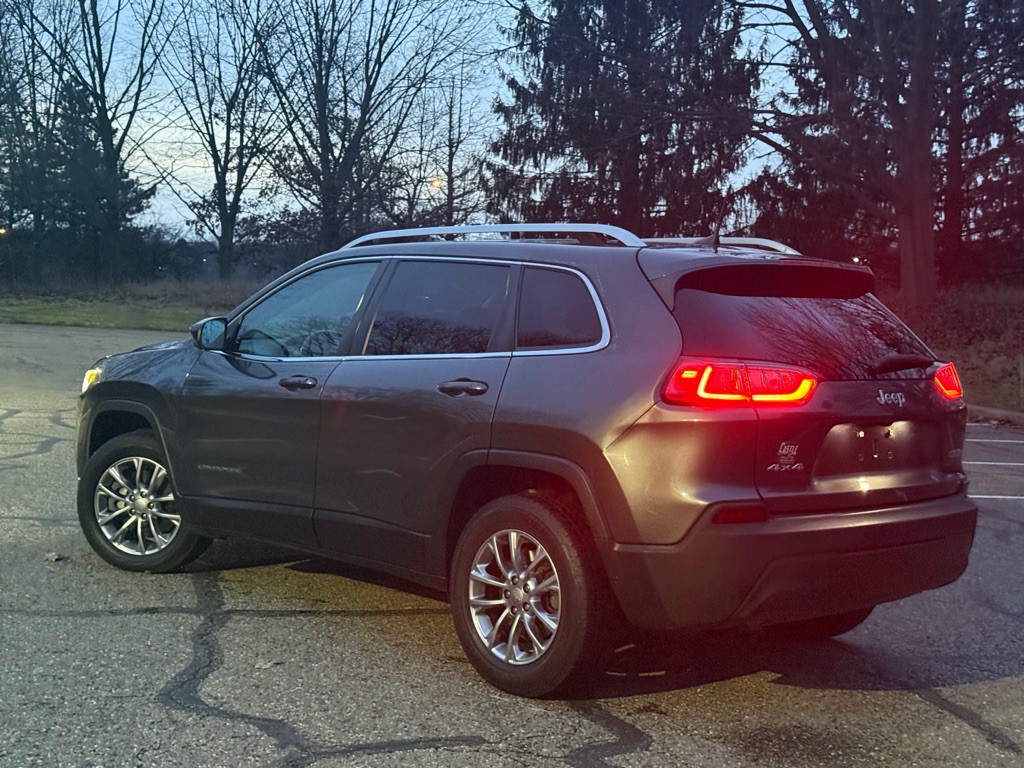 2019 Jeep Cherokee Image 3