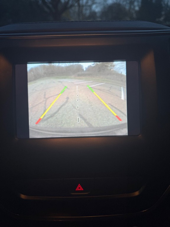 2019 Jeep Cherokee Image 9