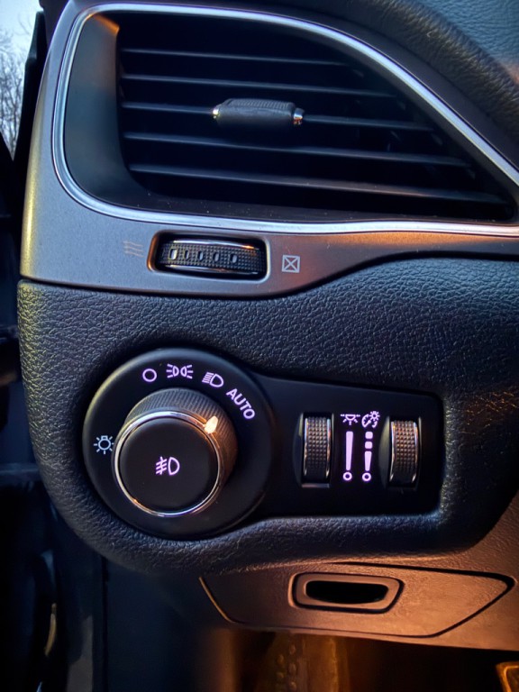 2019 Jeep Cherokee Image 11