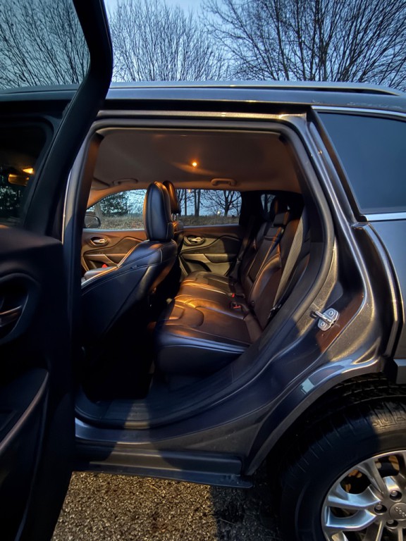 2019 Jeep Cherokee Image 13