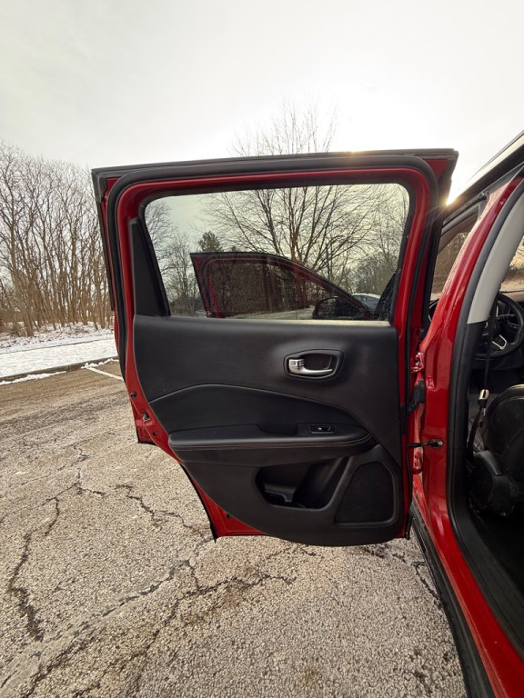 2018 Jeep Compass Image 16