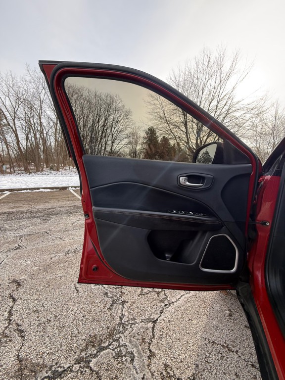 2018 Jeep Compass Image 18