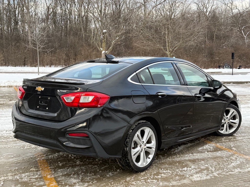 2016 Chevrolet Cruze Image 3