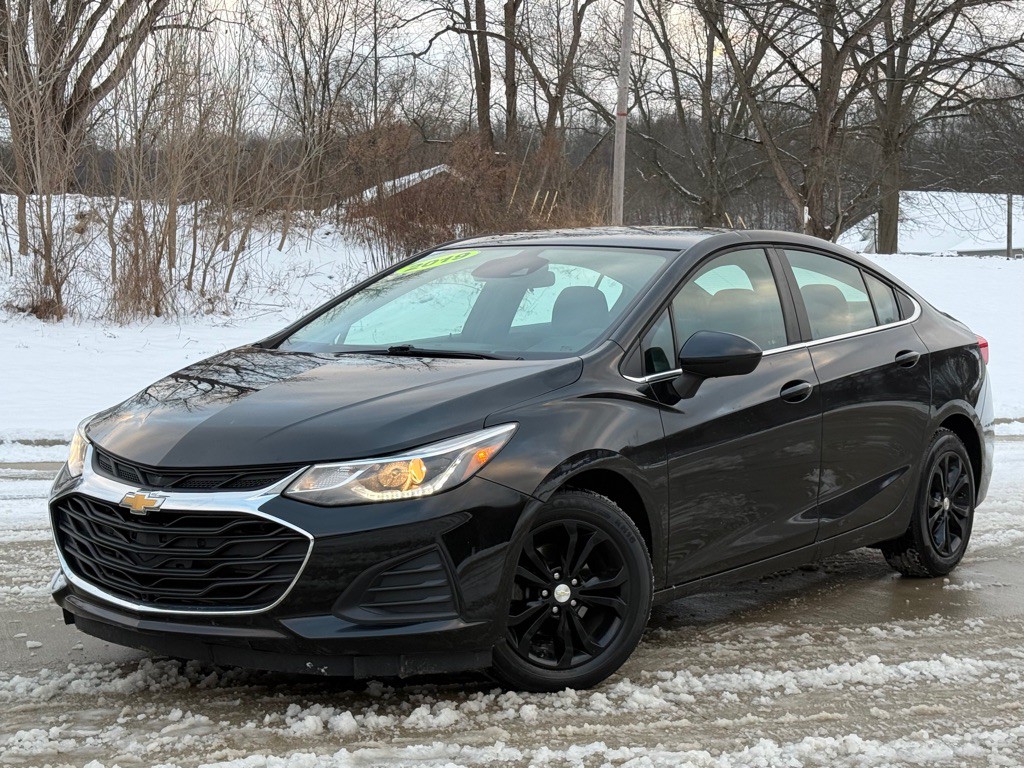 2019 Chevrolet Cruze Image 1