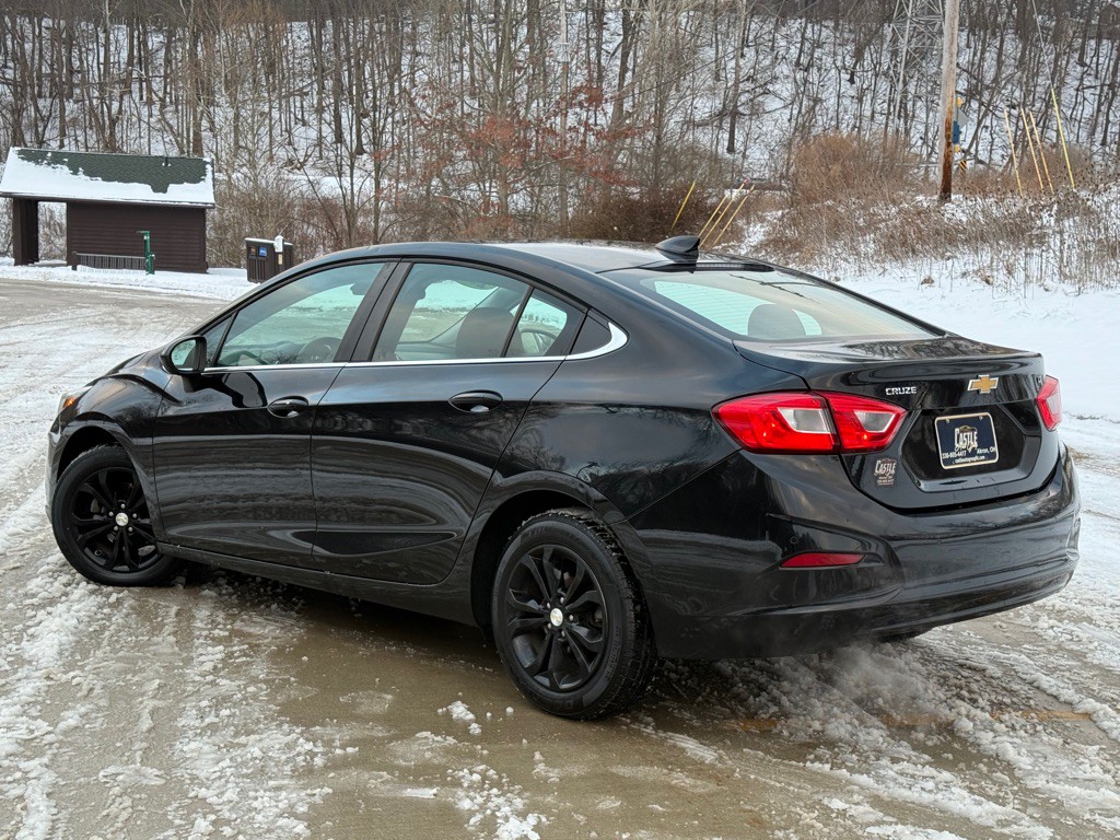 2019 Chevrolet Cruze Image 3