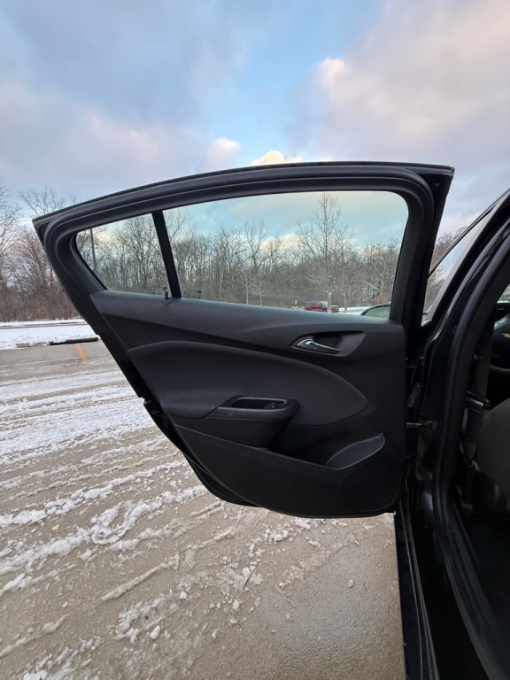 2019 Chevrolet Cruze Image 16