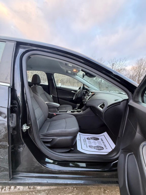 2019 Chevrolet Cruze Image 19