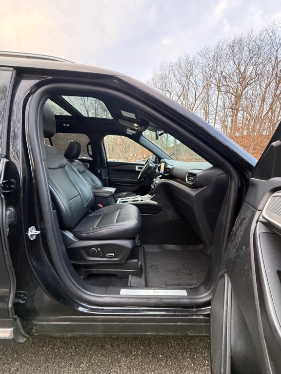 2020 Ford Explorer Image 24