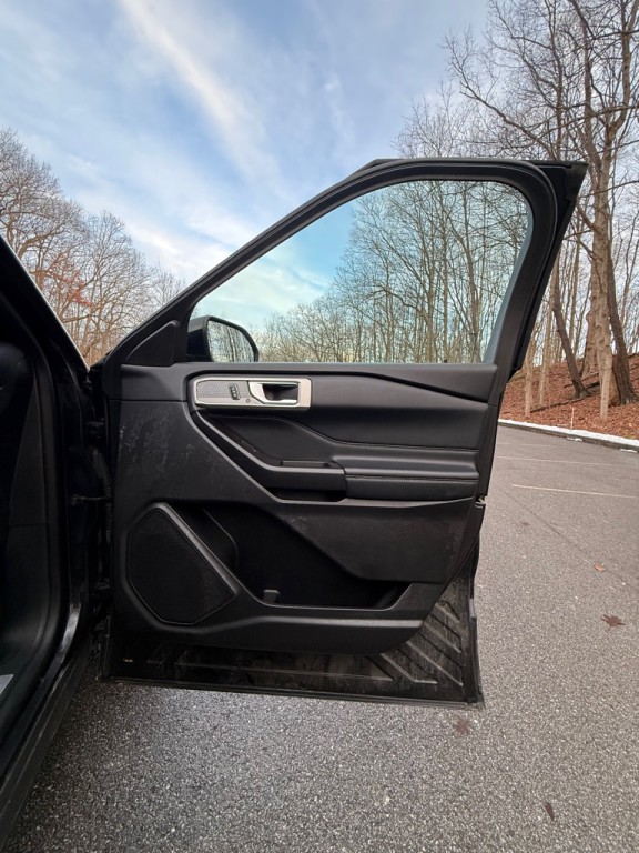 2020 Ford Explorer Image 25