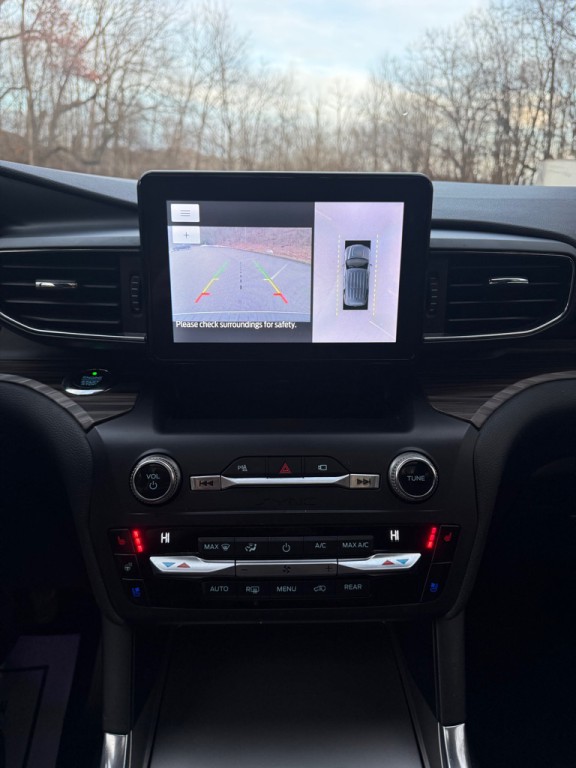 2020 Ford Explorer Image 9