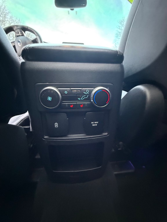 2020 Ford Explorer Image 17