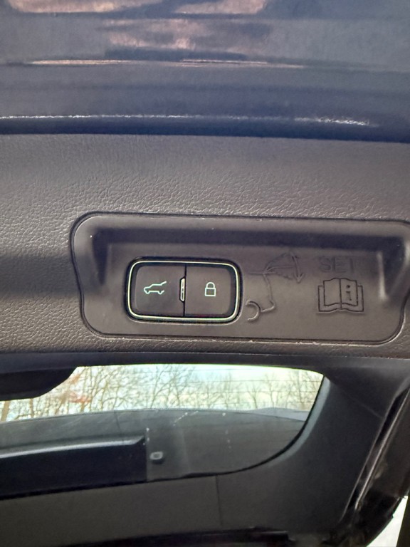 2020 Ford Explorer Image 20