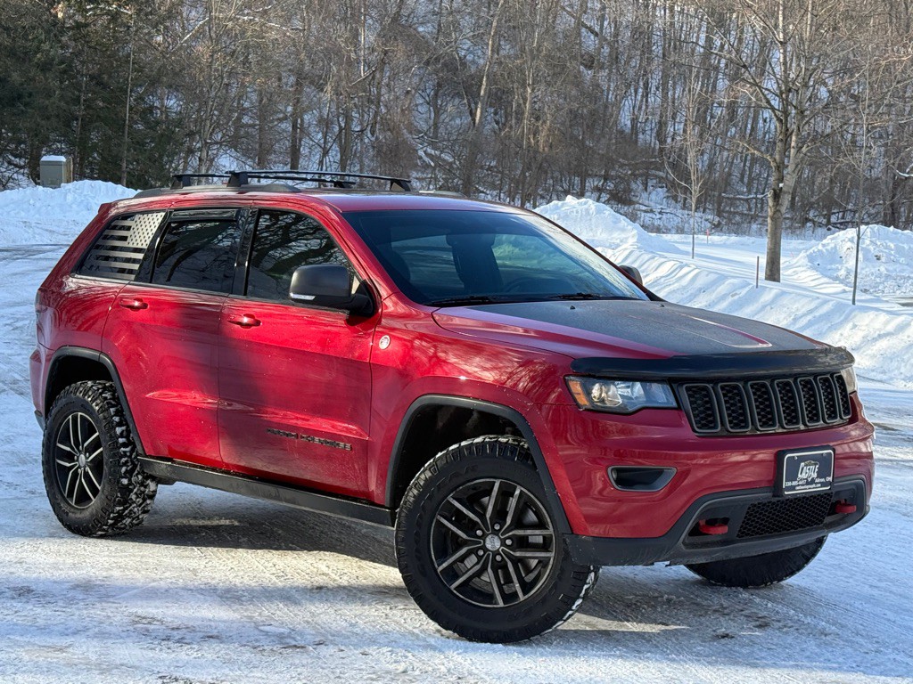2017 Jeep Grand Cherokee Image 2