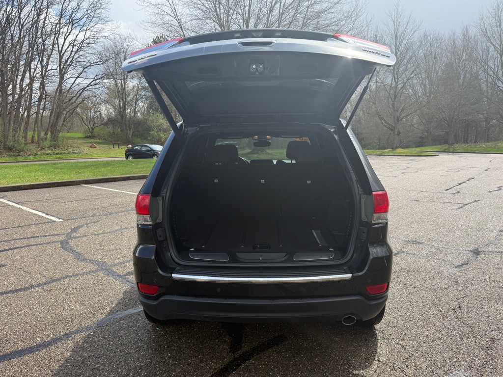 2017 Jeep Grand Cherokee Image 16