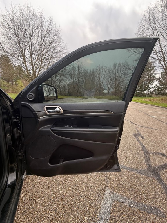 2017 Jeep Grand Cherokee Image 21