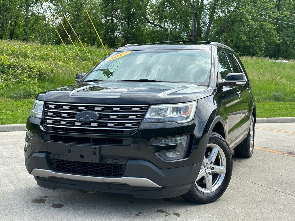 2017 Ford Explorer Image 2