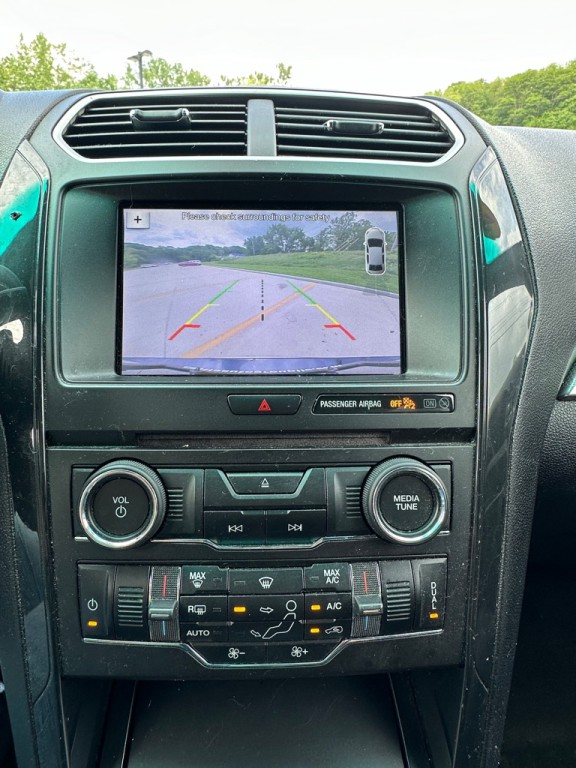 2017 Ford Explorer Image 9