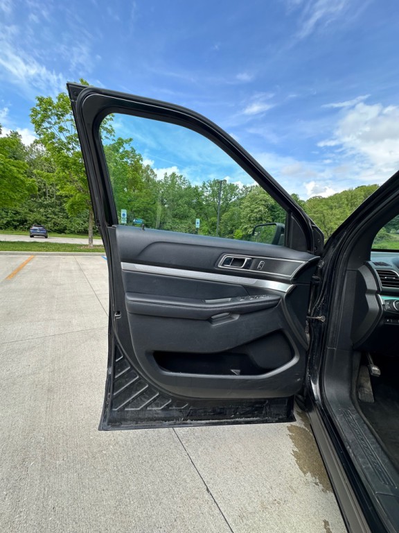 2017 Ford Explorer Image 16