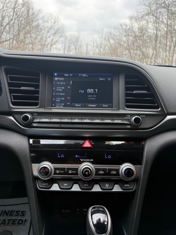 2020 Hyundai Elantra Image 8