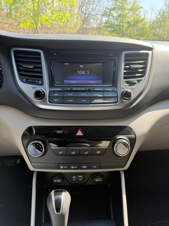 2016 Hyundai Tucson Image 8