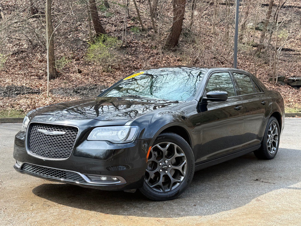 2015 Chrysler 300 Image 1