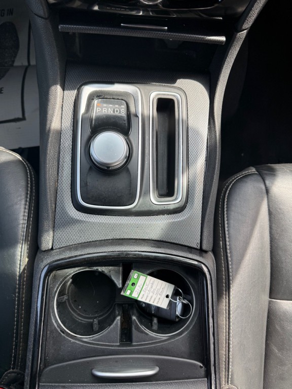 2015 Chrysler 300 Image 9