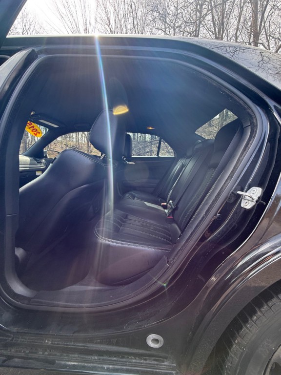 2015 Chrysler 300 Image 13