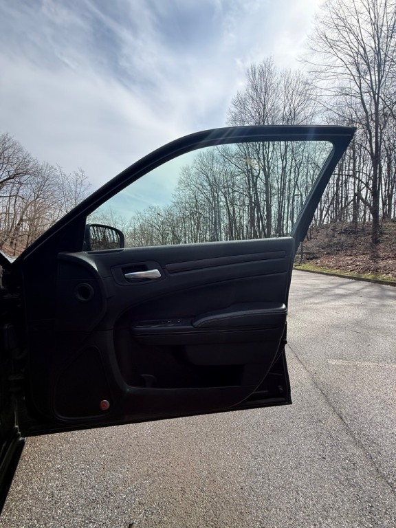 2015 Chrysler 300 Image 19