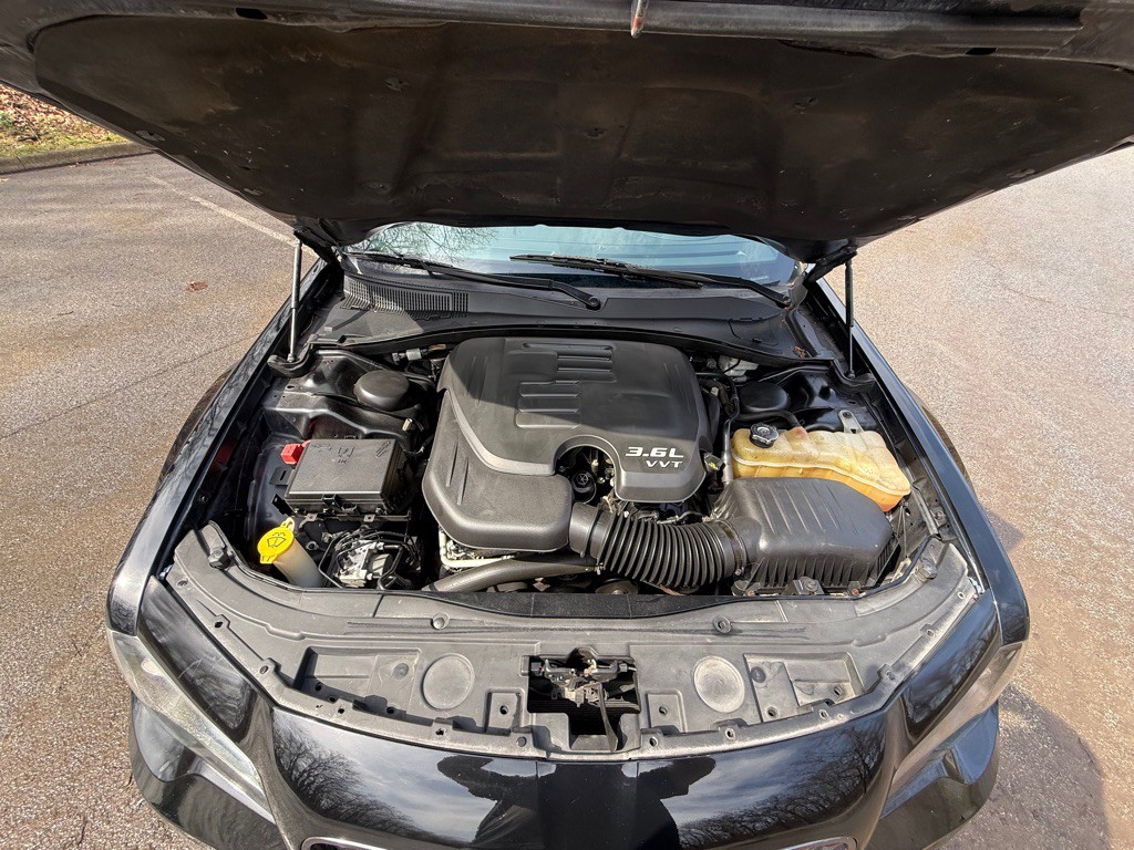 2015 Chrysler 300 Image 20