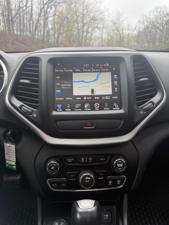 2015 Jeep Cherokee Image 8