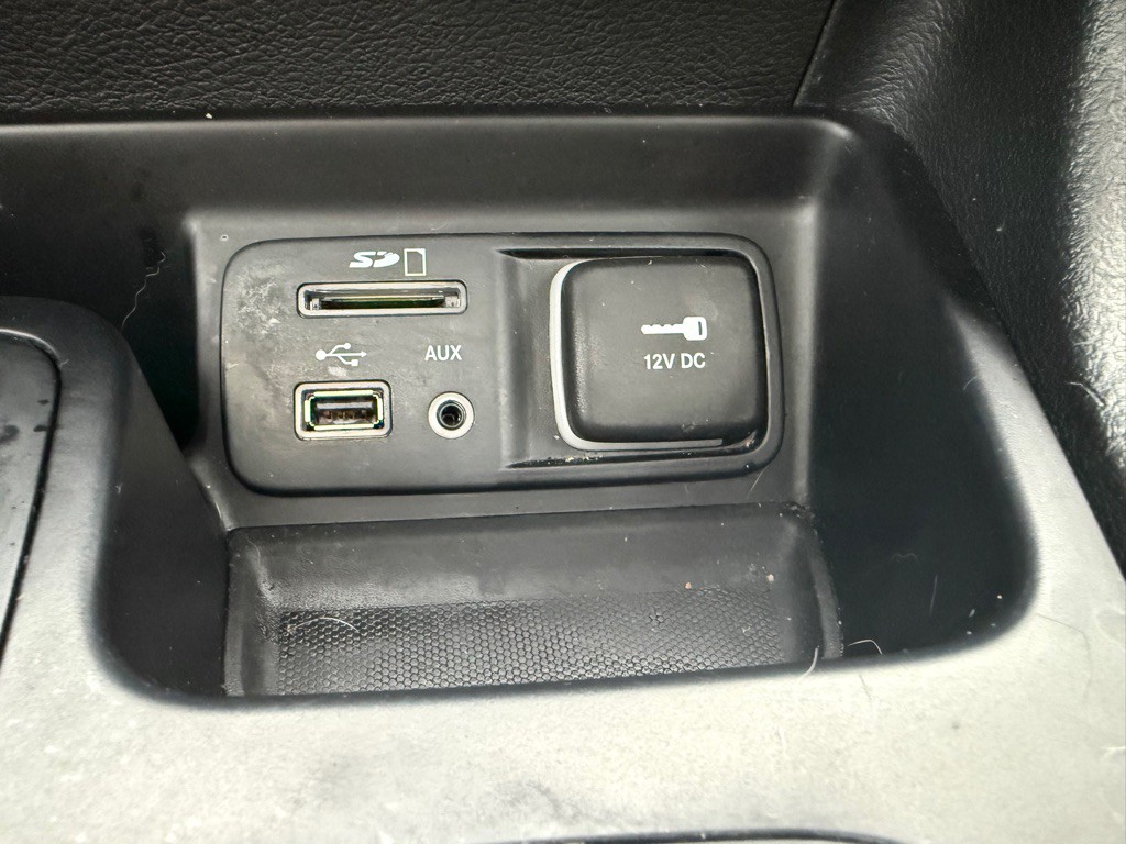 2015 Jeep Cherokee Image 11