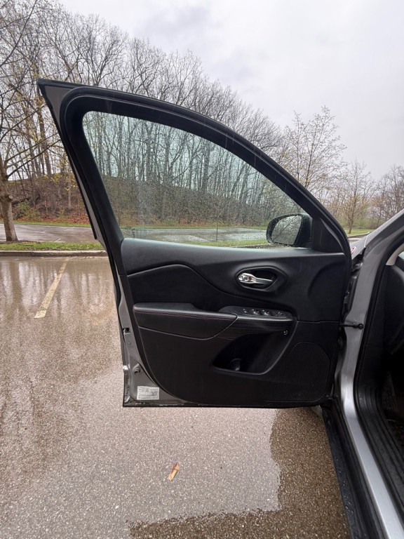 2015 Jeep Cherokee Image 20