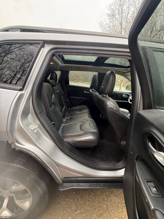 2015 Jeep Cherokee Image 22