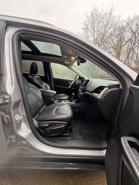 2015 Jeep Cherokee Image 24