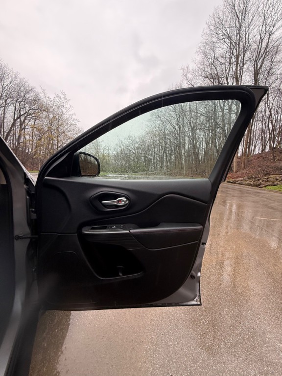 2015 Jeep Cherokee Image 25