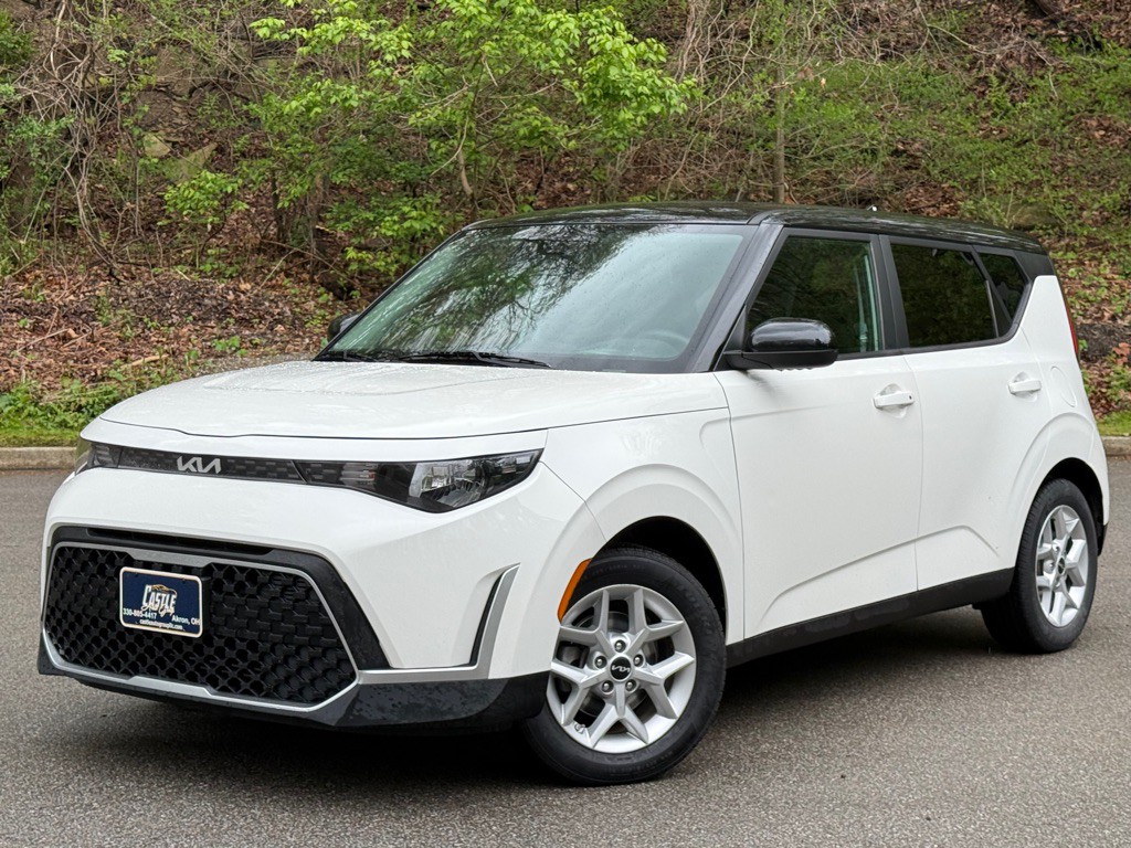 2023 Kia Soul Image 1