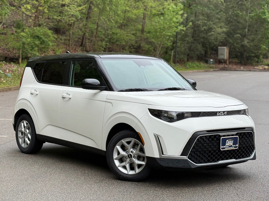 2023 Kia Soul Image 2