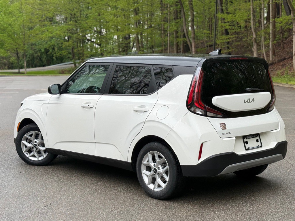 2023 Kia Soul Image 3