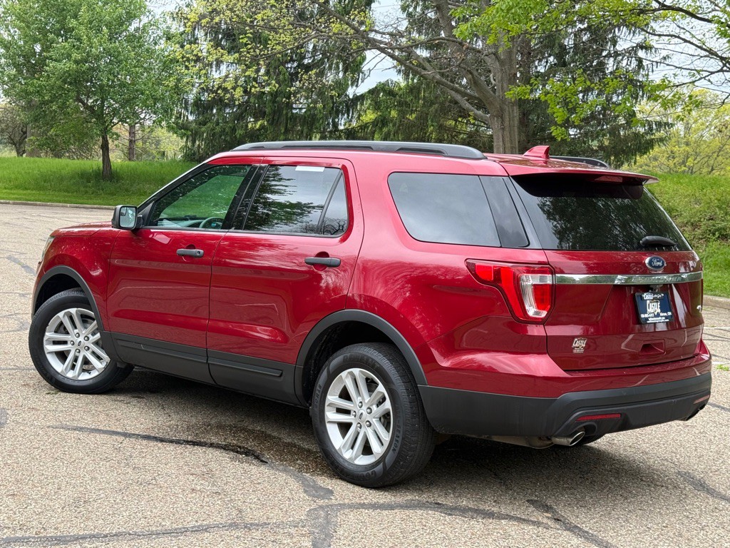 2017 Ford Explorer Image 3