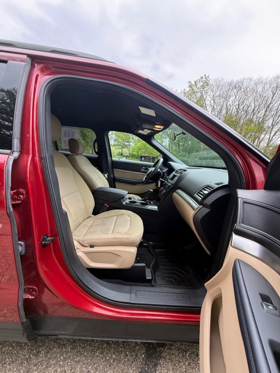 2017 Ford Explorer Image 22