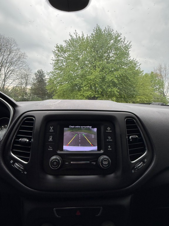 2018 Jeep Compass Image 9