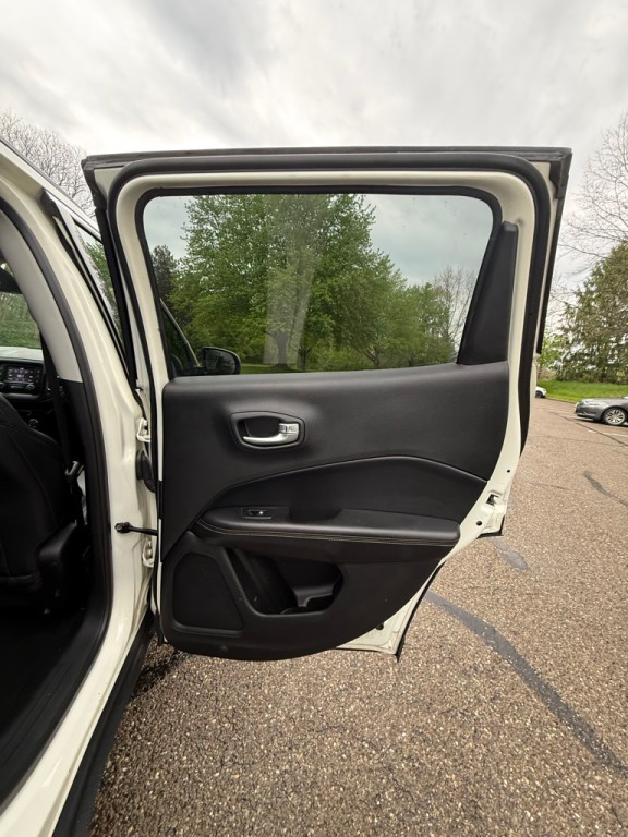 2018 Jeep Compass Image 16