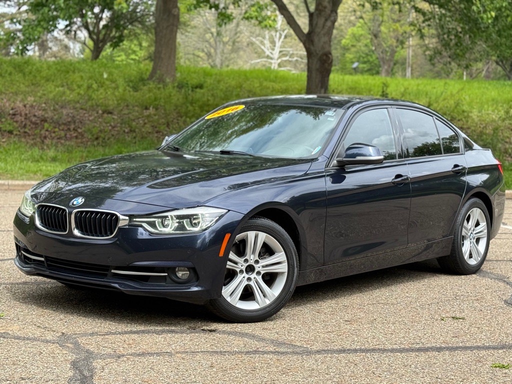2016 BMW 3 Series Image 2