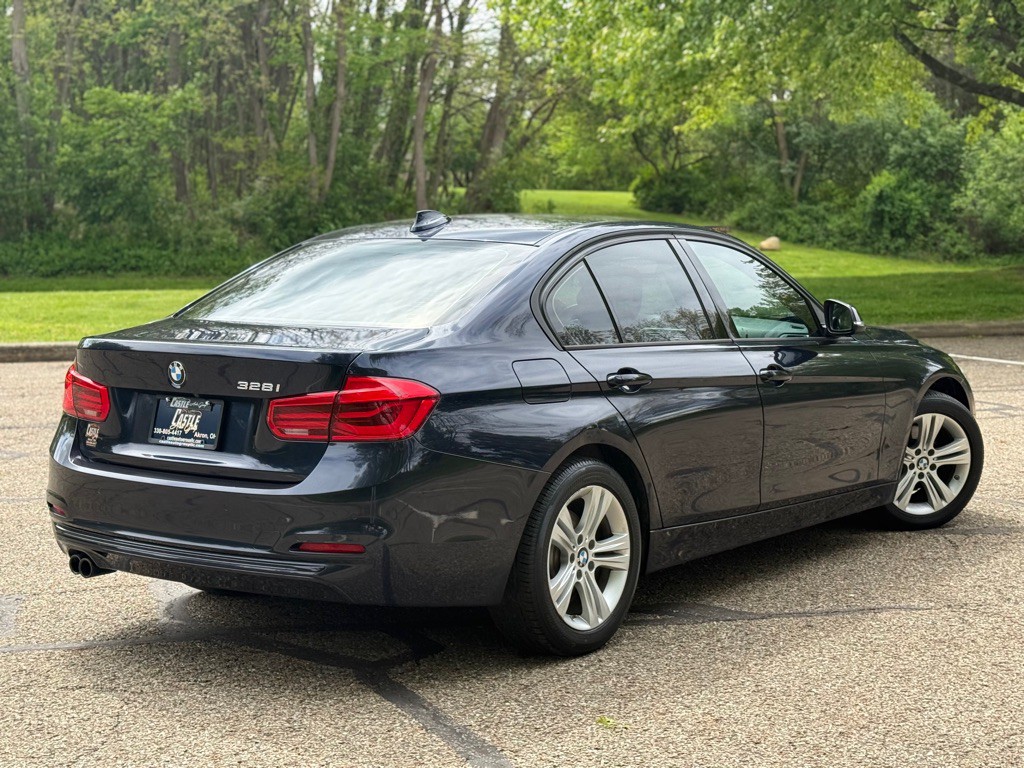 2016 BMW 3 Series Image 3