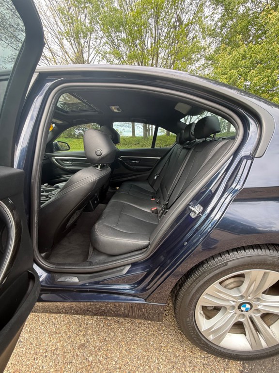 2016 BMW 3 Series Image 15