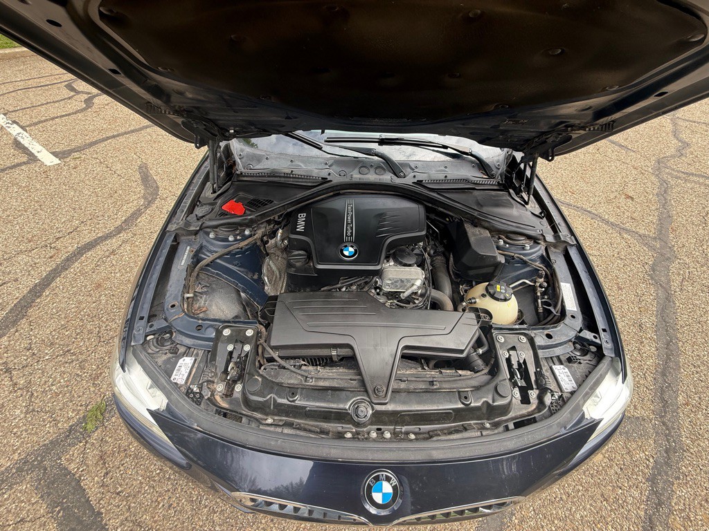 2016 BMW 3 Series Image 22